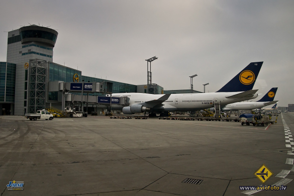 Boeing 747-430M