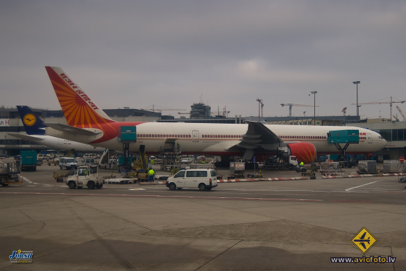 Boeing 777-337/ER