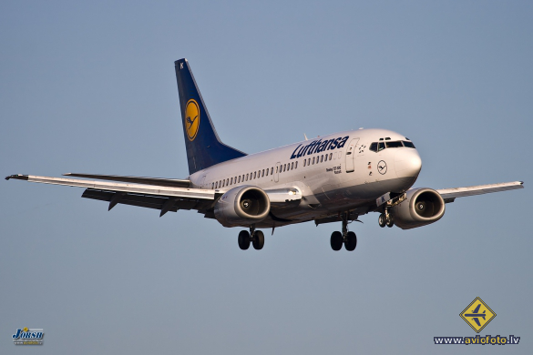 Boeing 737-530