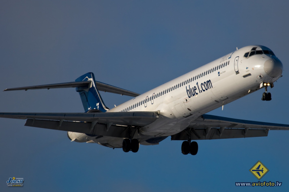 McDonnell Douglas MD-90-30
