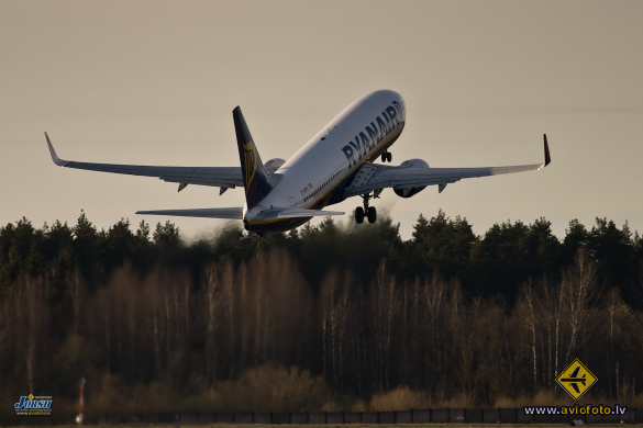 Boeing 737-8AS