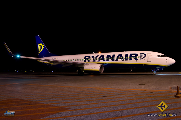 Boeing 737-8AS