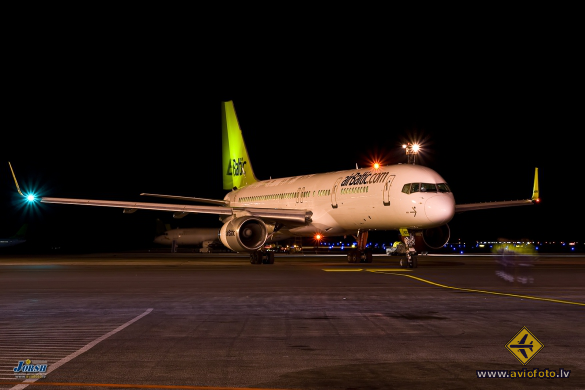 Boeing 757-256