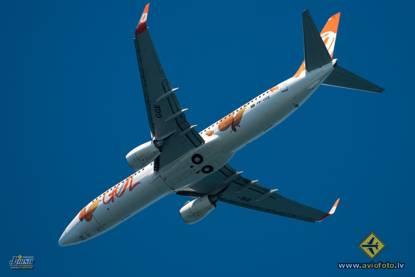Boeing 737-8EH