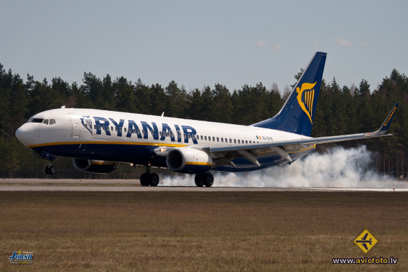 Boeing 737-8AS