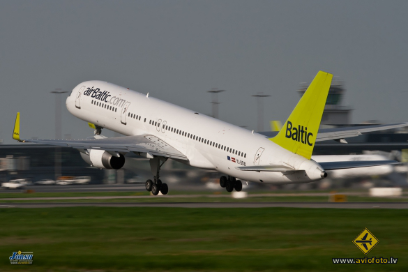 Boeing 757-256