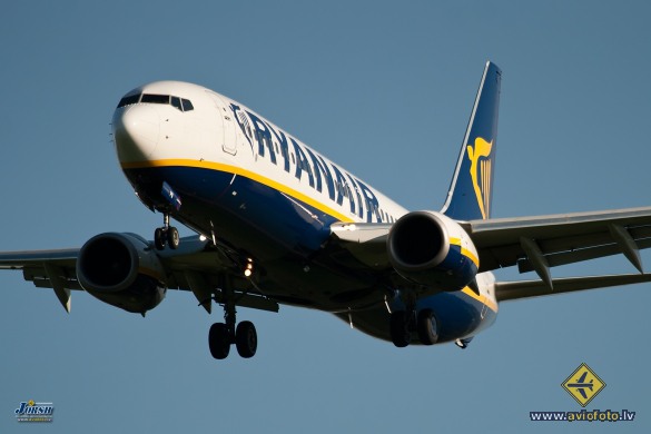 Boeing 737-8AS