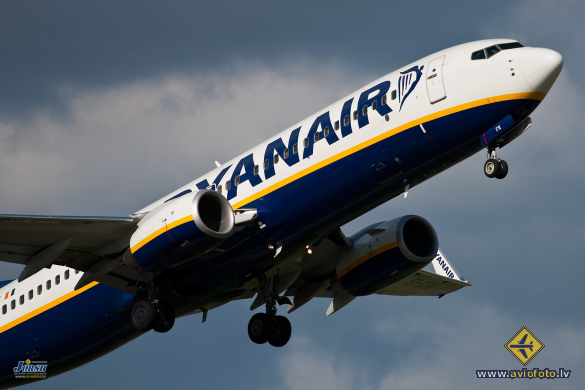 Boeing 737-8AS