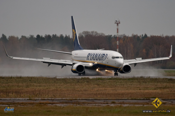 Boeing 737-8AS
