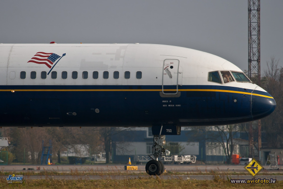 Boeing 757-28A