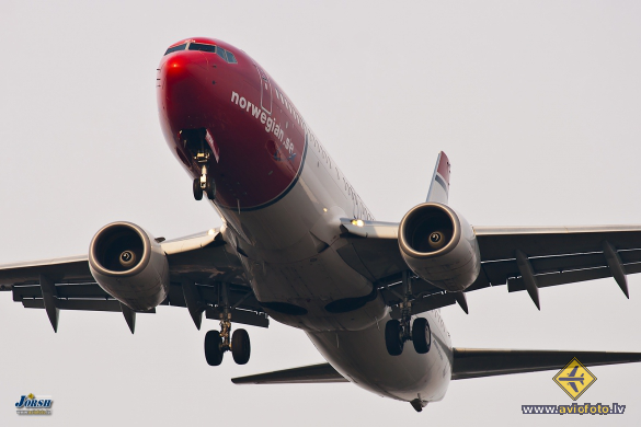 Boeing 737-86N