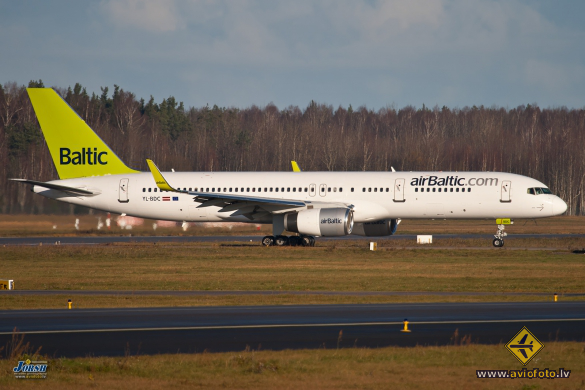 Boeing 757-256