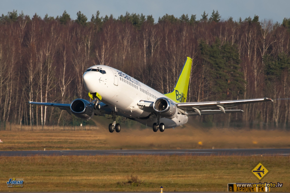 Boeing 737-31S