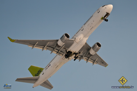 Boeing 757-256