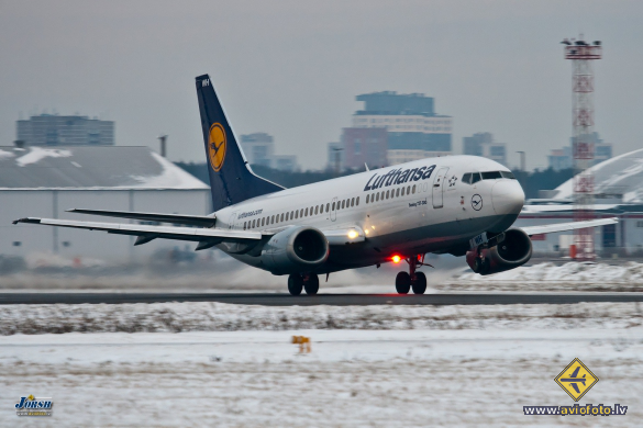 Boeing 737-330