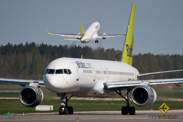 Boeing 757-256
