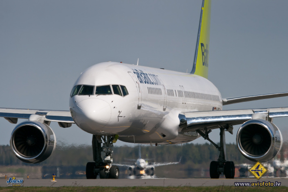 Boeing 757-256
