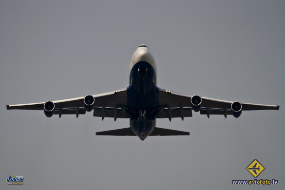 Boeing 747-436