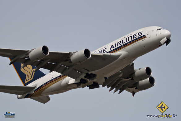 Airbus A380-841
