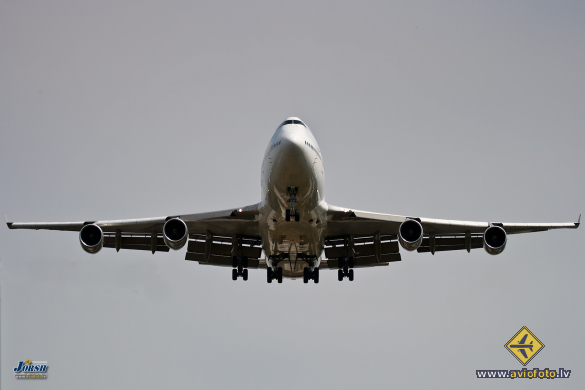 Boeing 747-438