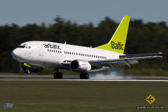 Boeing 737-53S