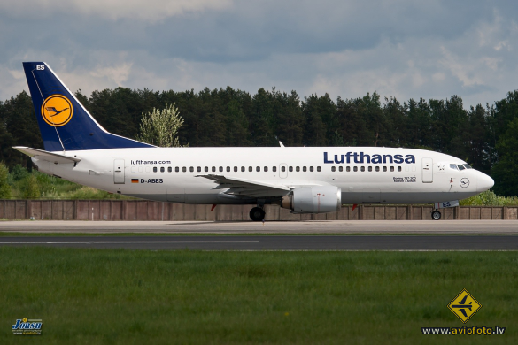 Boeing 737-330