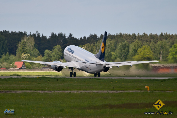 Boeing 737-330
