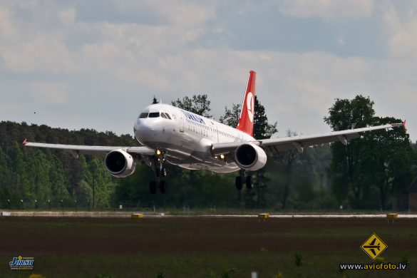 Airbus A320-214