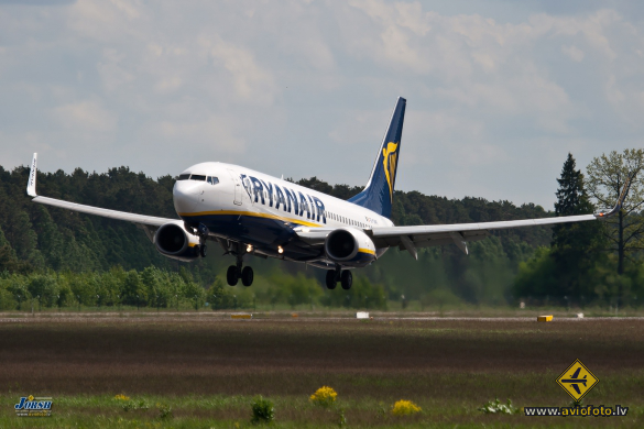 Boeing 737-8AS