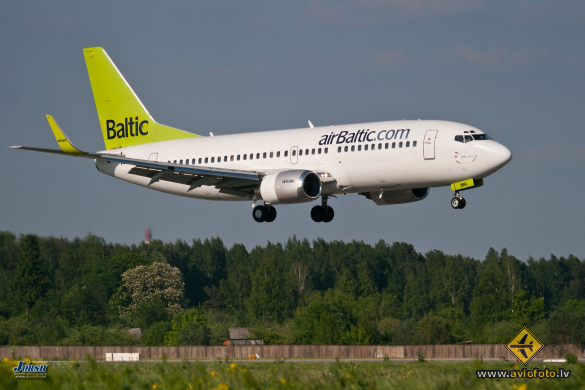 Boeing 737-33V