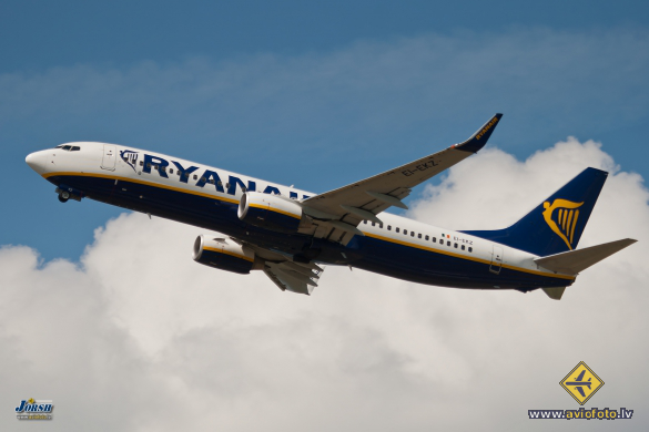 Boeing 737-8AS
