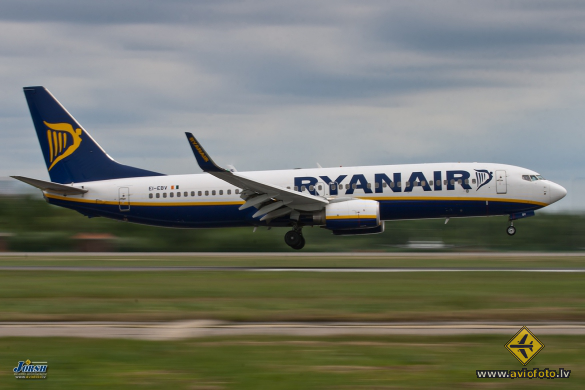 Boeing 737-8AS