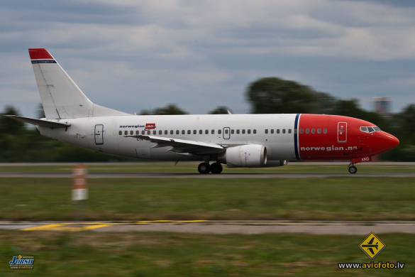 Boeing 737-36Q