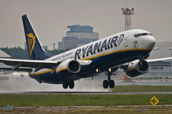 Boeing 737-8AS