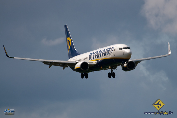Boeing 737-8AS