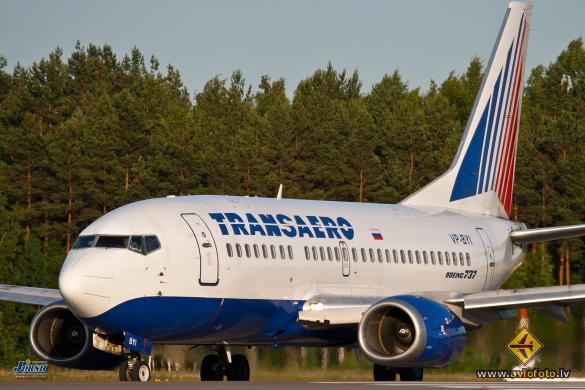 Boeing 737-524
