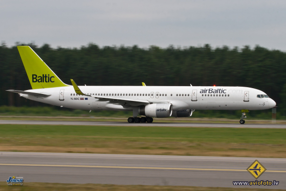 Boeing 757-256