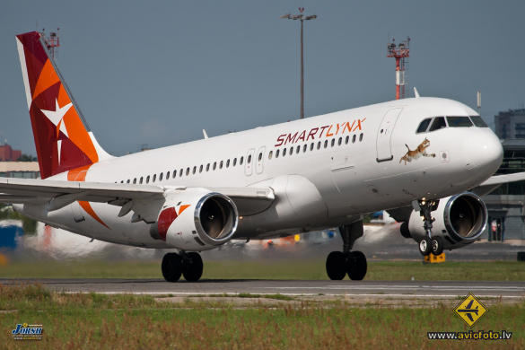 Airbus A320-211