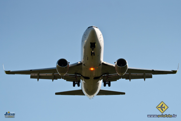 Boeing 737-33V