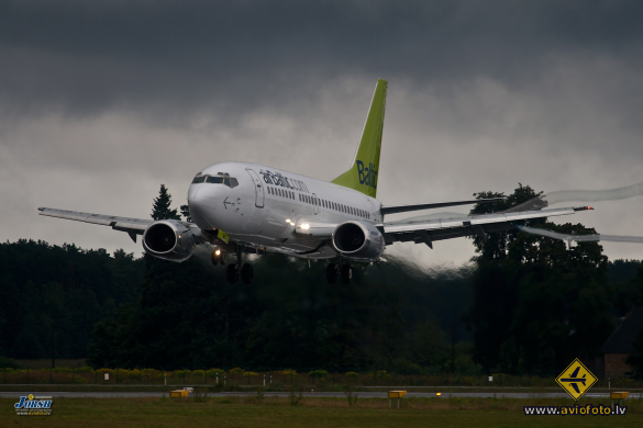 Boeing 737-522