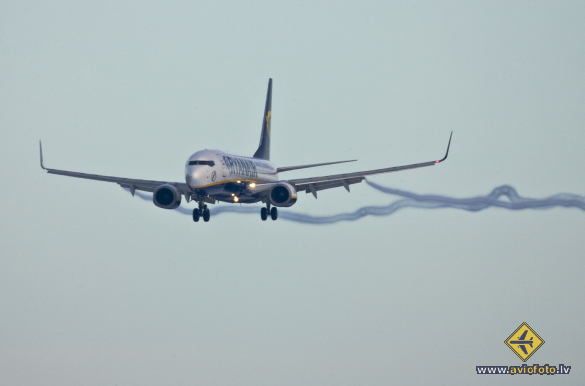Boeing 737-8AS