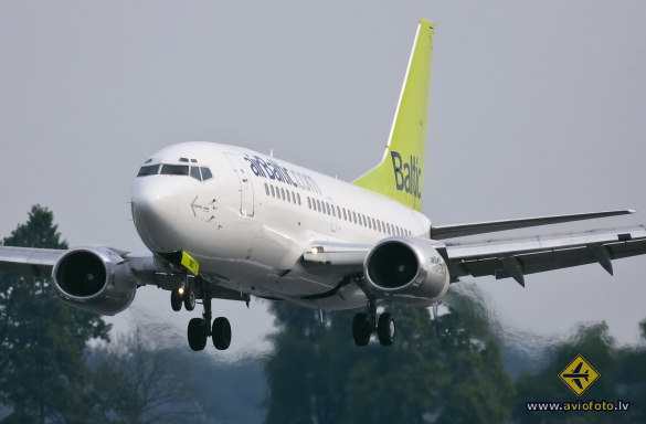 Boeing 737-53S