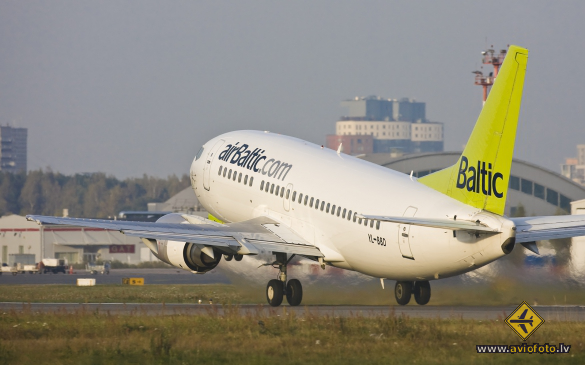 Boeing 737-53S