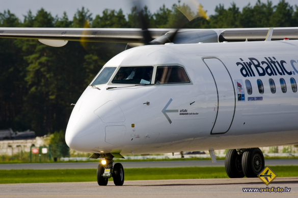 Bombardier DHC-8-402 Q400