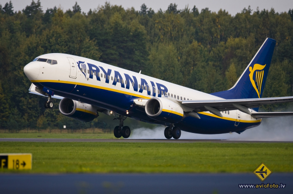 Boeing 737-8AS