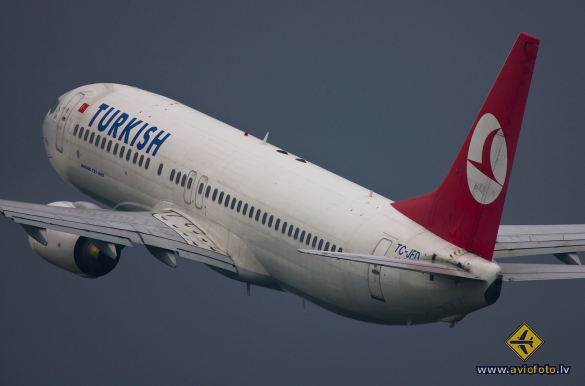 Boeing 737-8F2