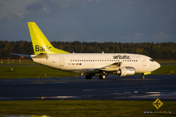Boeing 737-53S
