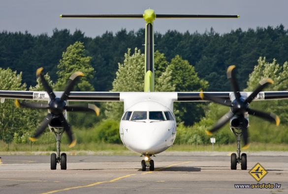 Bombardier DHC-8-402 Q400