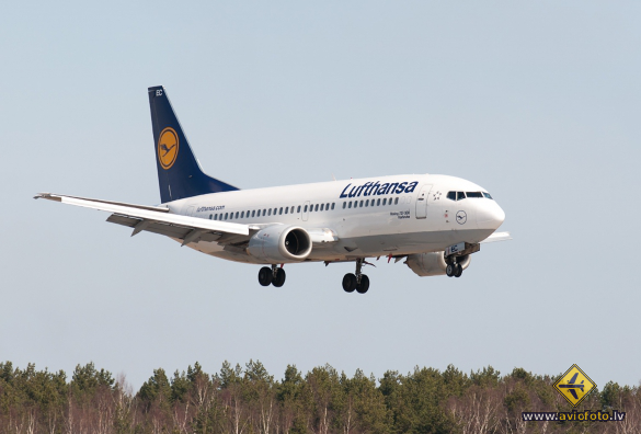 Boeing 737-330