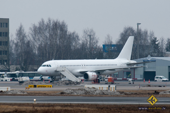 Airbus A320-211